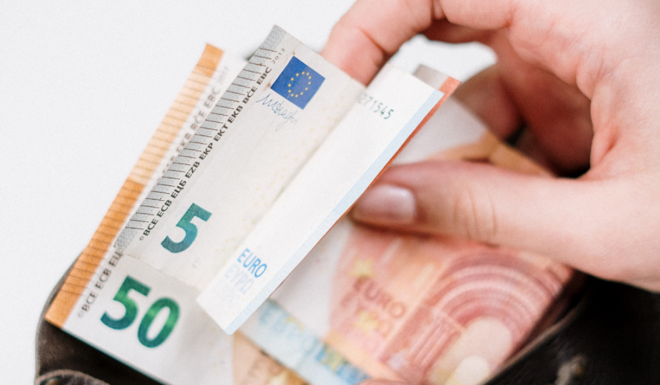 money habits of people who never go broke